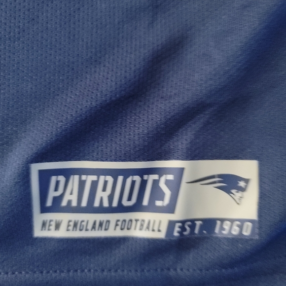 NFL Fanatics New England Patriots V-Neck T-Shirt NEW Men's - Picture 3 of 12